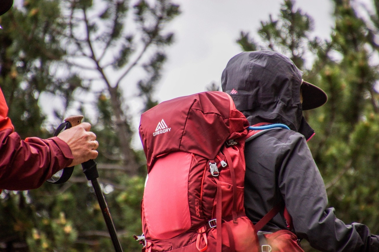 professional-red-hiking-backpack-mountain-trek